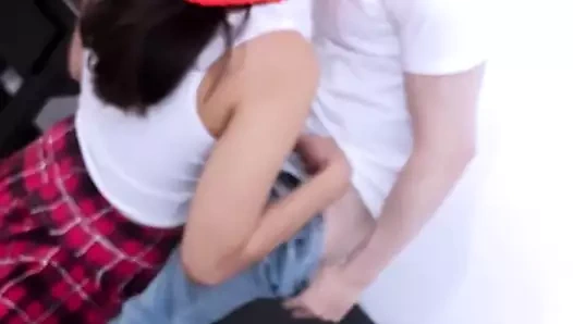 Sıcak okul kız hile ona erkek arkadaş sonra okul o emmek bir çük arasında ona en iyi arkadaşı icar onu ağzına boşalmak