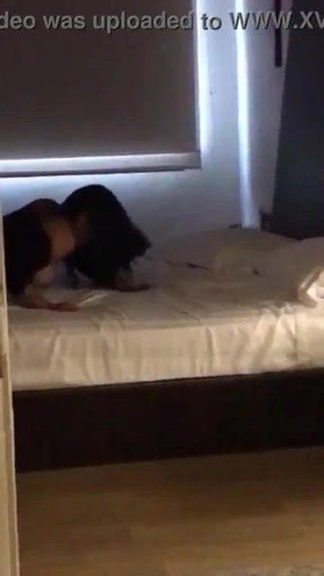 Gimiendo Como Puta