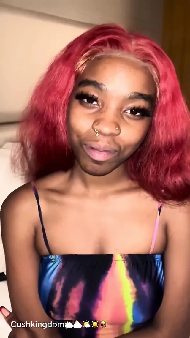 Сосет большой черный член, полное видео!