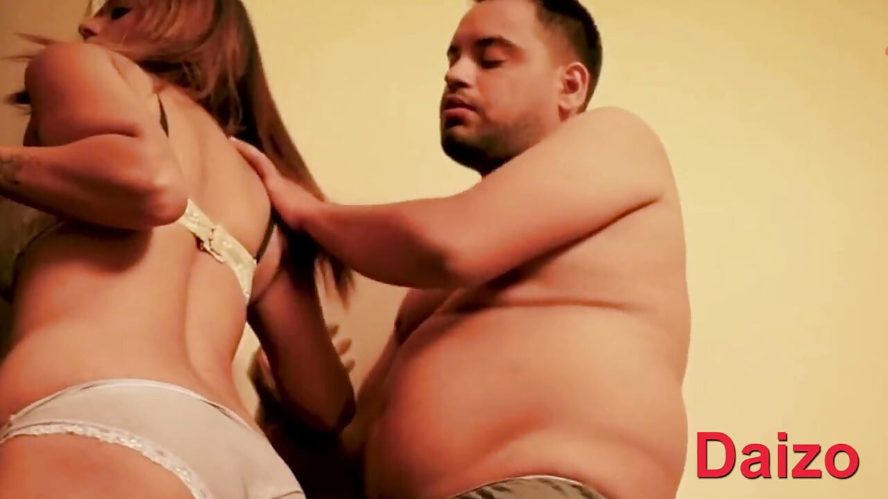 Kız arkadaşı, sevgililer gününün özel seksi amında büyük bir sert horoz istiyor
