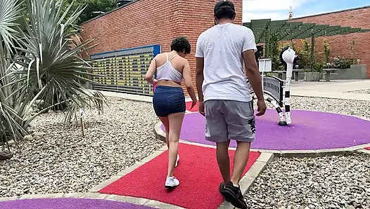 Seksi latin üvey kız kardeşim ona xylophone oynamayı öğretmemi istiyor ama sonunda büyük yarağımı nasıl emmeyi öğreniyor