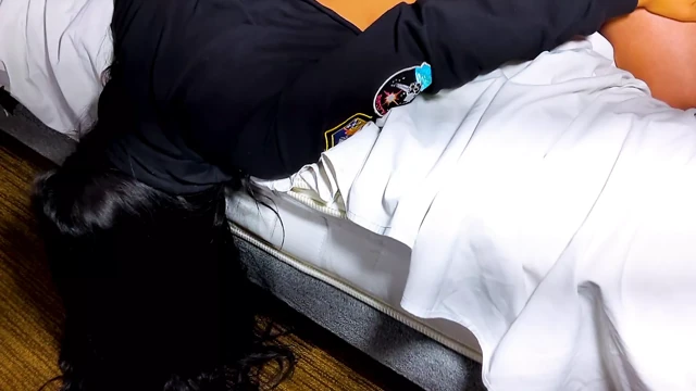 Spor salonuna gitmeden önce şortlu seksi kız arkadaşım onu ​​becerdim