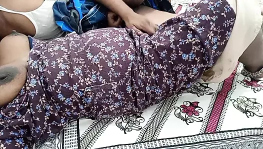 Tamil evli kadın amını sert parmaklıyor - net tamil ses