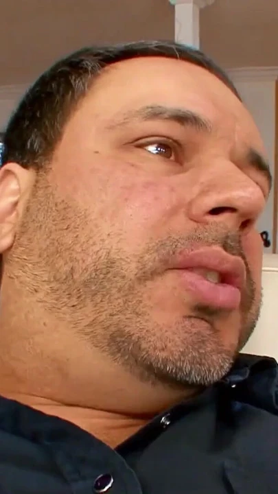 Обязательный для обмена момент из "Крошечный хуй куколд должен наблюдать, пока большой хуй трахает его жену"