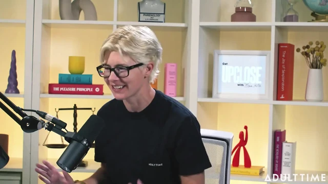 Khloe Kingsley kamerada fışkırtıyor ve kırmızı bayraklar | Adult Time Podcast