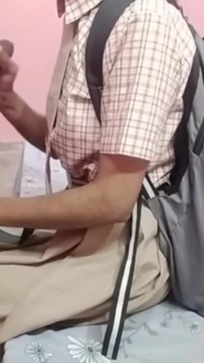 Hintli üniversiteli kızın penisi çok emiyor ve sonra göğüslerini bastırıyor, desi kız hd video | Klip 1