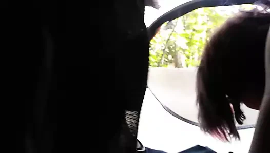 Lynn gırtlağına kadar alıyor