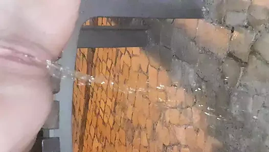 Madura esguicha na rua