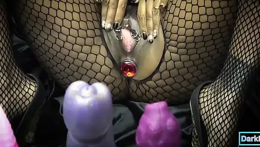 Yarakların sapık kraliçesi "karanlık dea" aç amcık derlemesinde vol.1