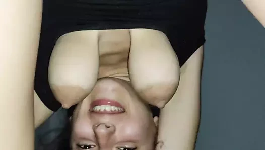 Benim genç en iyi arkadaşım gece seks ve iyi bir anal istiyor