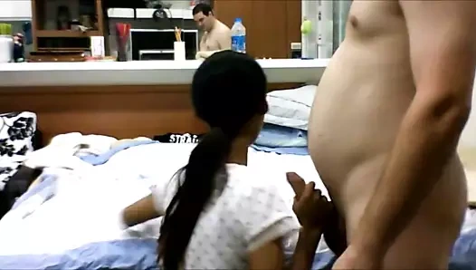 Öpüşme ve ağzına boşalmak çok