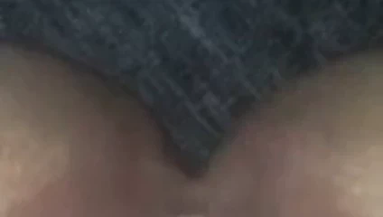 kız arkadaşı oynuyor