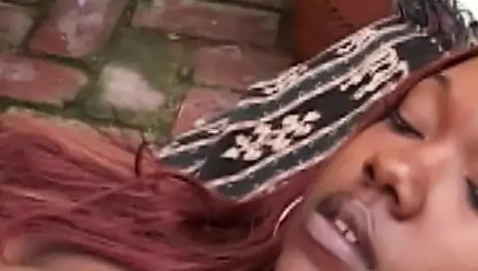 Heiße Lesbenaction mit Toys im Freien