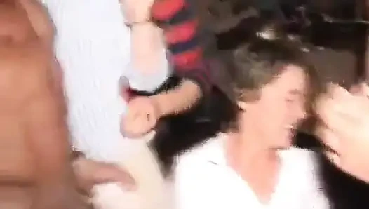 Sahnede pürüzsüz hareketler ve azgın anlar