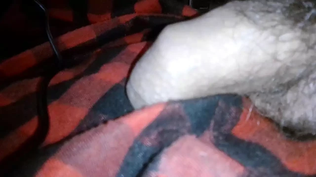 Süt dolu büyük penisli genç Kolombiyalı porno