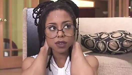 Itaatkar sıcak abanoz kraliçe ile kilitler almak sarsıldı ve horoz m