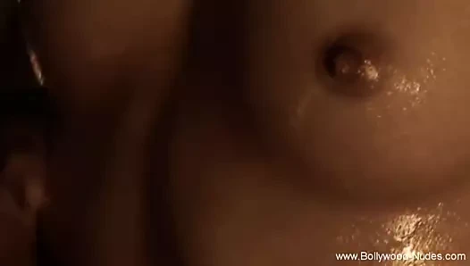 Tantra ritüeli tüm ihtişamıyla yalnız baştan çıkarma