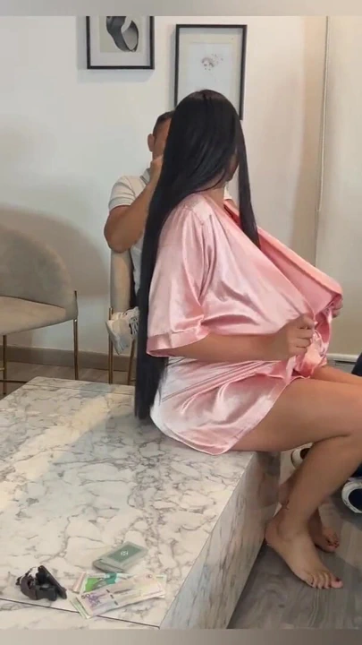 Kocamı büyük büyük siyah yarakla sikiyorum, neredeyse amımı kırıyor | Klip 2