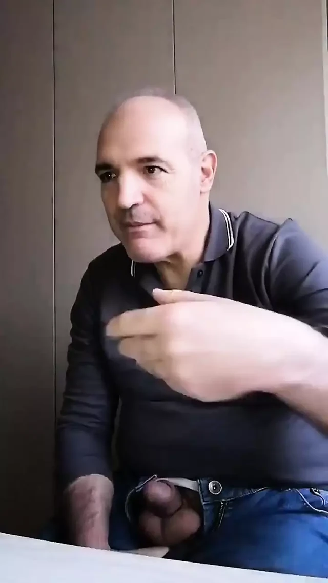 Şapel deliğinde dilini hissetmek istiyorum