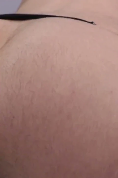 Gerçekçi dildo emiyor ve kendimi boşalttı