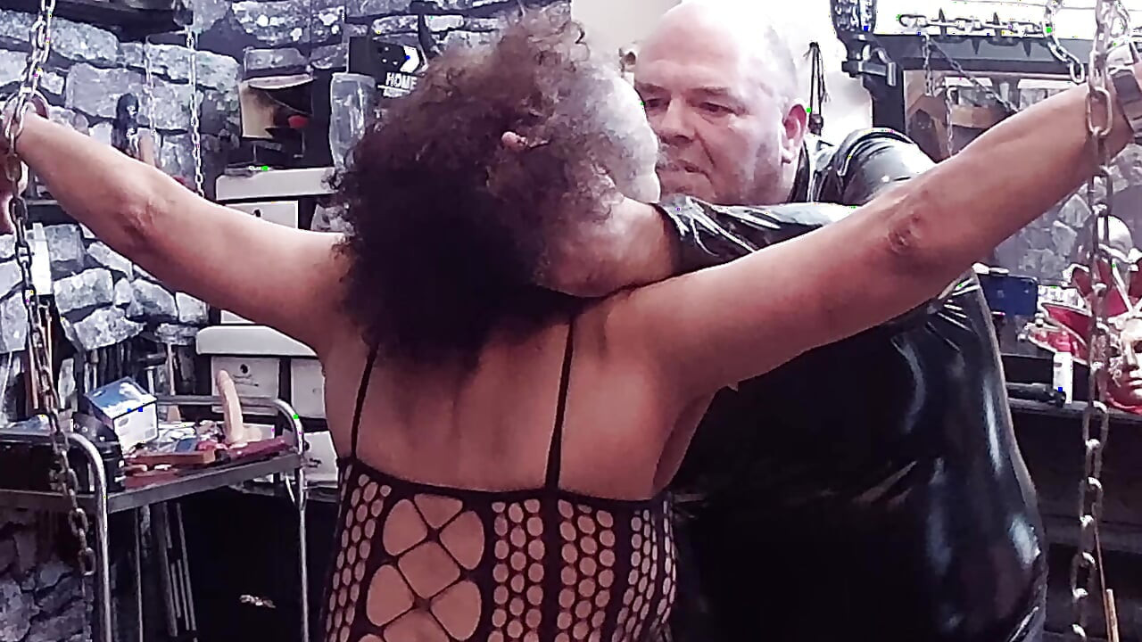 Bölüm 2:- Lanista Bear blackberry orta yaşlı seksi kadını ilk kez zindana sokuyor