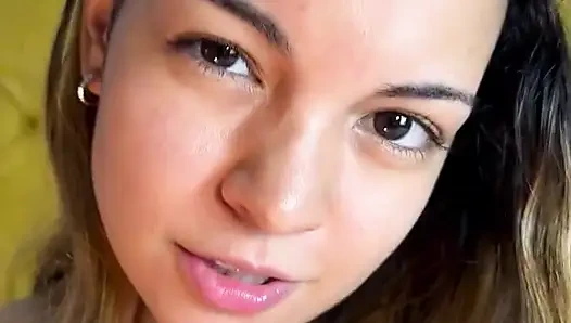 Gel ve vücuduma hayran kal ve samimi bir anı benimle paylaş