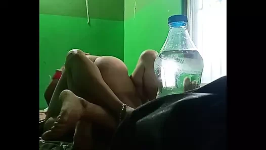 Seksi yaşlı teyze ve genç oğlan sert seks yapıyor