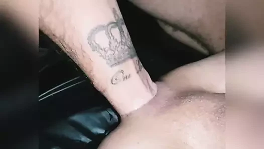 Erkek arkadaşım götüme yumruk soktu
