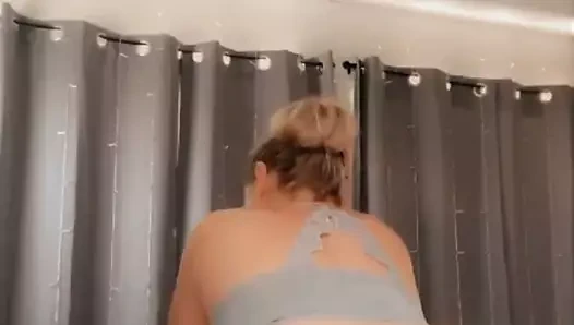 benim seksi MİLF komşu