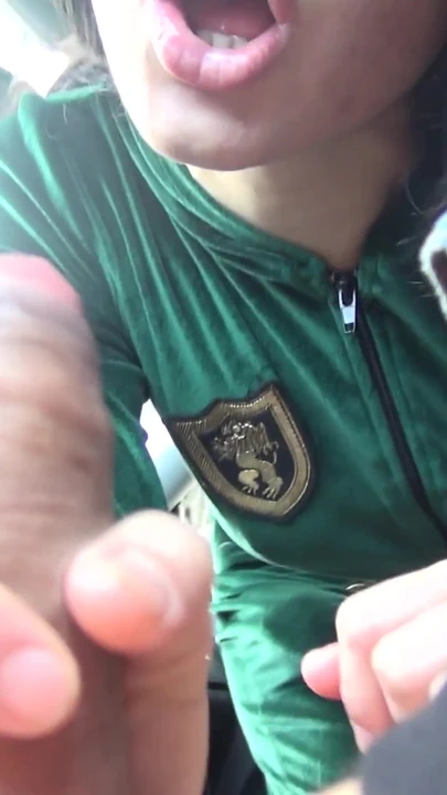 Я получаю минет в машине