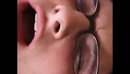 Kıllı milf mastürbasyon için orgazm