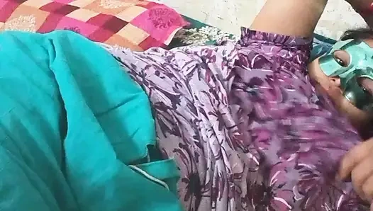 Sharma yenge evde sikiliyor