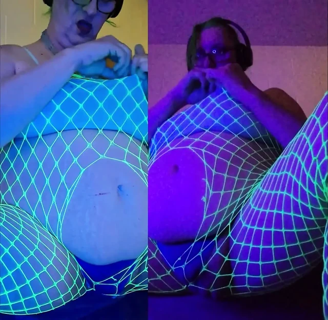 Double Mint Cum - a Green Goddess hologram