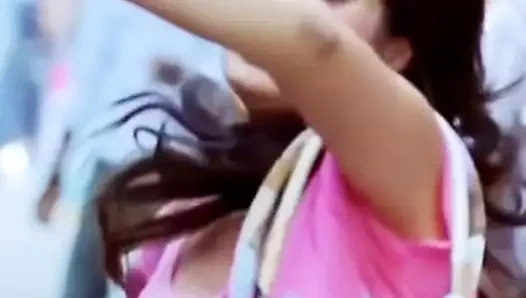 Lakshmi rai sıcak göğüsler