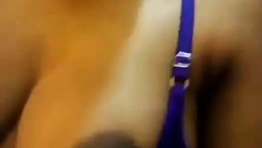 Desi kız meme basarak - tevidiya