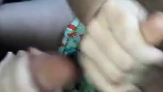 Top masajı ile uzman handjob.