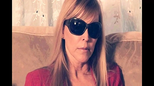 Saf kızlar kayınvalidesini sikiyor