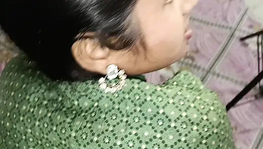 Tombul Hintli yenge yatak odasında devar ile sert domalıyor - amatör desi ev yapımı rol yapma