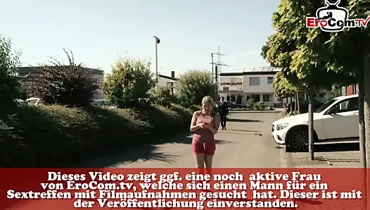 Alman sarışın milf baştan adam içinde sauna