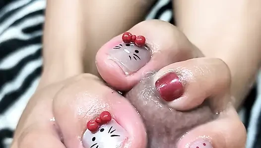 Acoletteyyy'nin sevimli parmakları pressie hassas yarak kafasını sert boşalmak için bastırdı