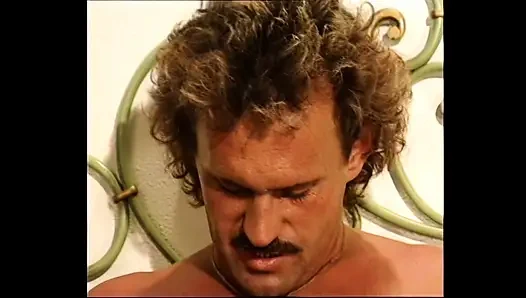 Carol Nash bıyıklı adam tarafından götten becerdin