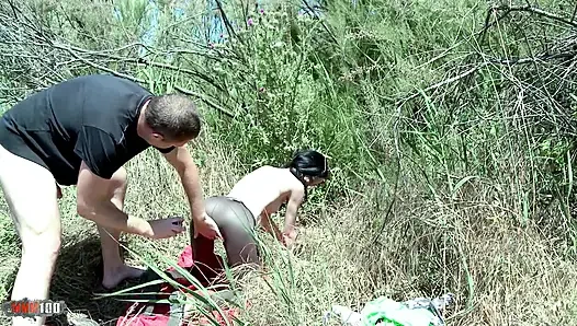 Taytlı Fransız genç tania öpücüğü - plajda sakso ve anal