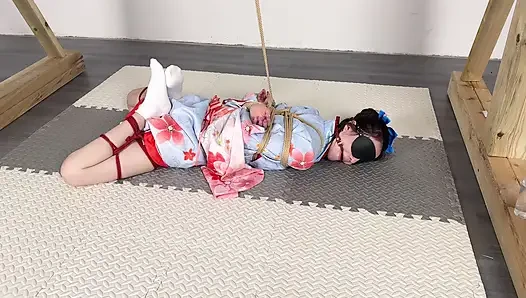 Güneşli bir günde kimono giymenin doruk versiyonu
