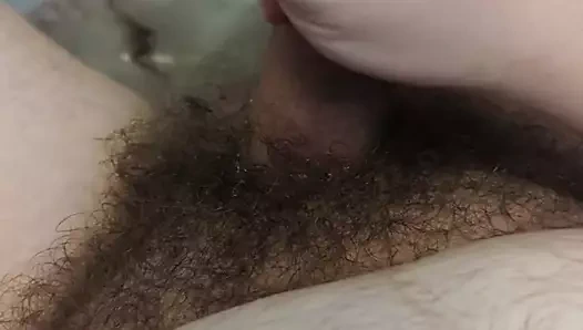 ayı yavrusu inleme ve cumming içinde the banyo