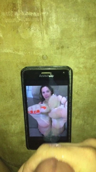 Cum üzerinde tanrıça grazi seksi ayaklar ve tabanlar