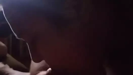 Jenniffer benim sikimi emdi