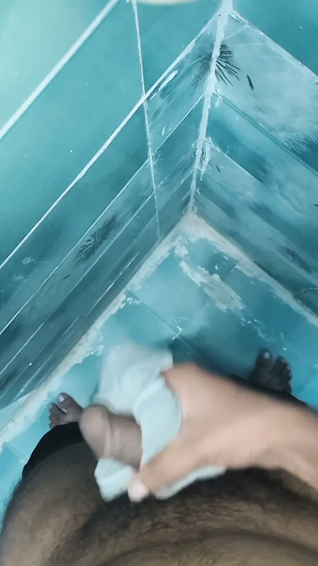 Yalnız çocuk baldızının pantolonuna💦 vurdu.