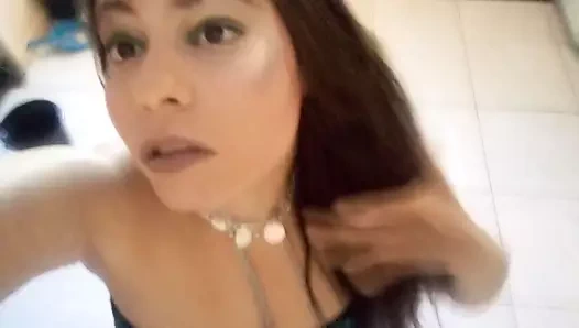 Konfeti balonu ile oynarken zencefil paris