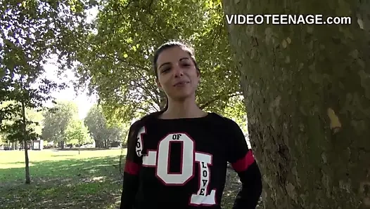 Utangaç genç kızın ilk anal porno oyuncu seçmeleri