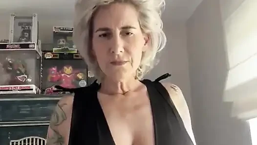 Üvey anne şimdi ne yapıyorsun?